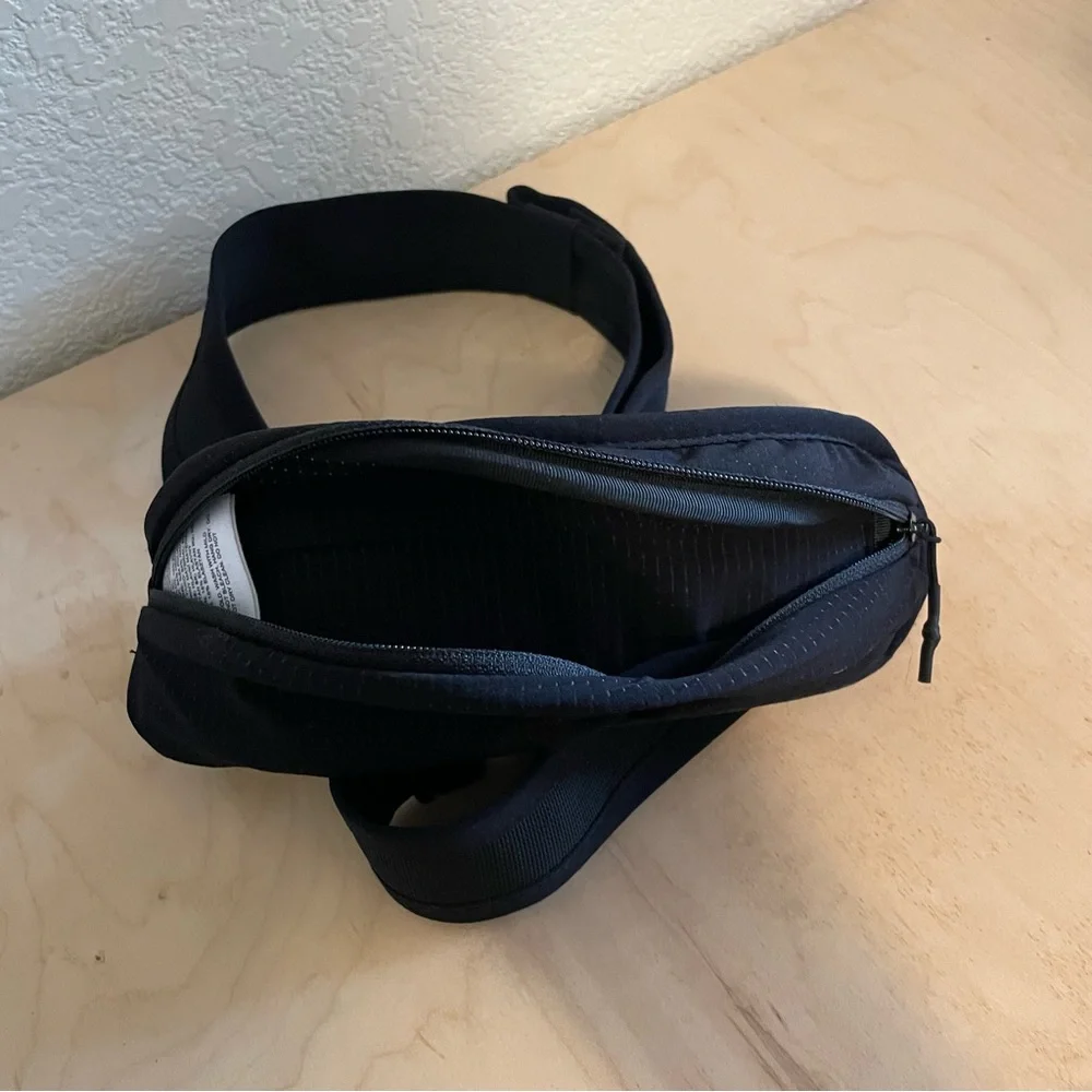 North Face Running Belt - Picture 4 of 4